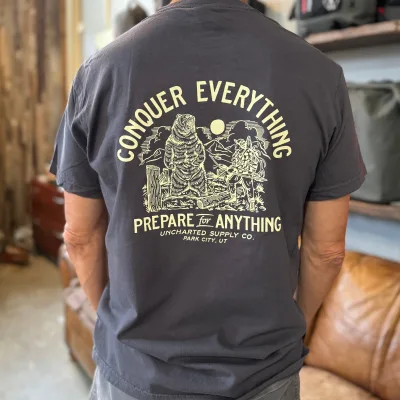 T-shirt Conquer Everything - Bleu